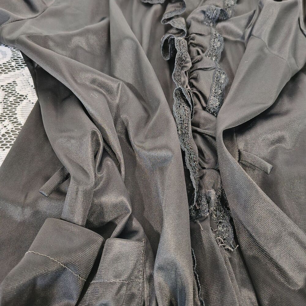 Vintage Lace Lined Housecoat - Picture 8 of 14